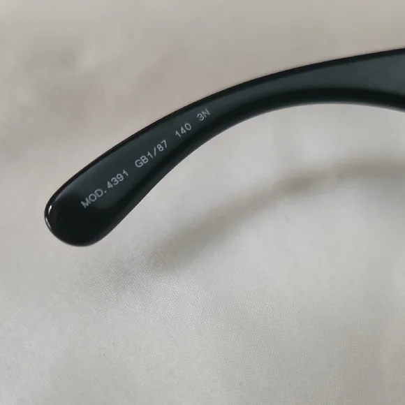 Versace Sunglasses - Picture 4 of 9